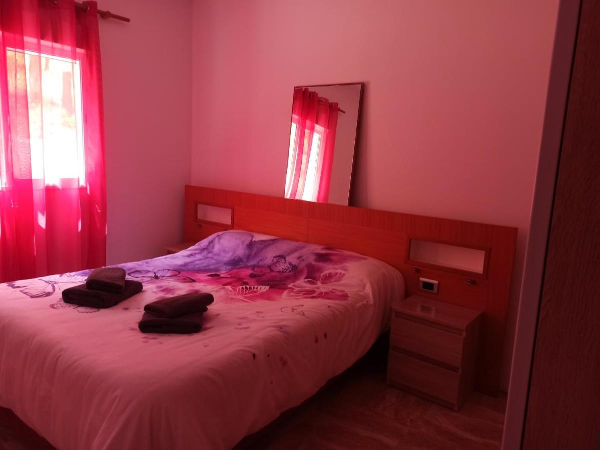Chalet En Entorno Natural De La Costa Brava Bell-Lloc  ภายนอก รูปภาพ